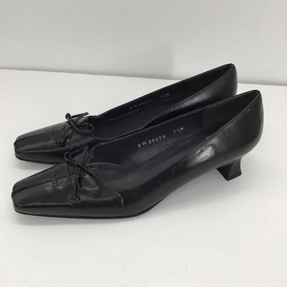 Stuart Weitzman Leather Kitten Heel Classic Pumps Bow Career Black Size 7.5N - Picture 9 of 9